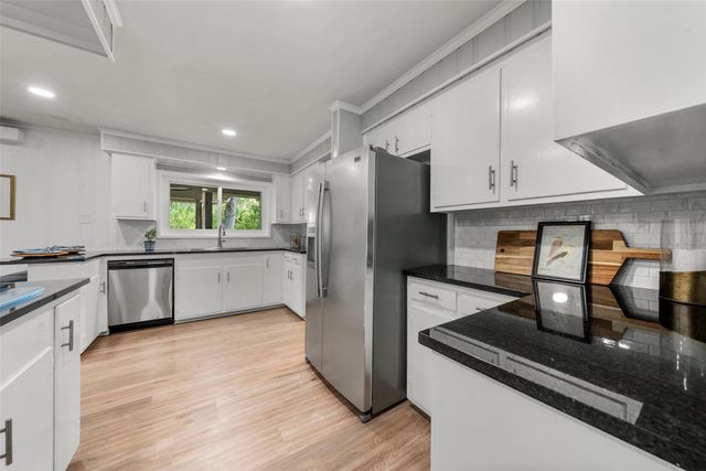 1701 Royal Oaks Drive, Waco, TX 76710