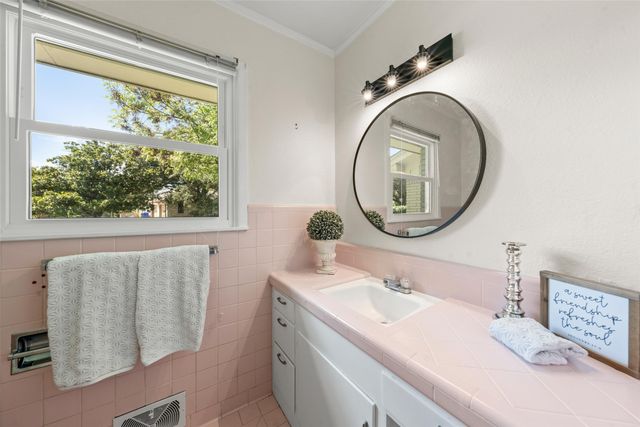 1701 Royal Oaks Drive, Waco, TX 76710