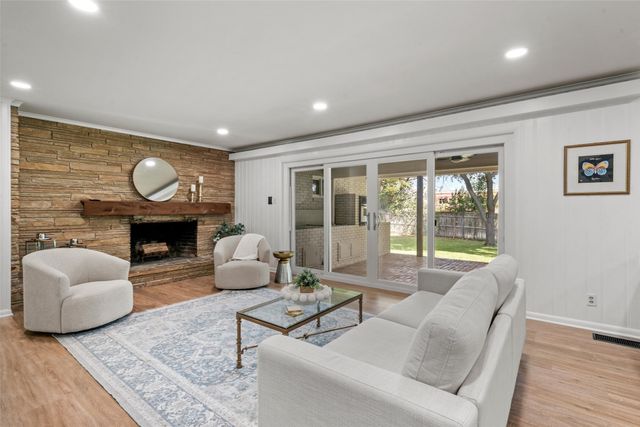 1701 Royal Oaks Drive, Waco, TX 76710