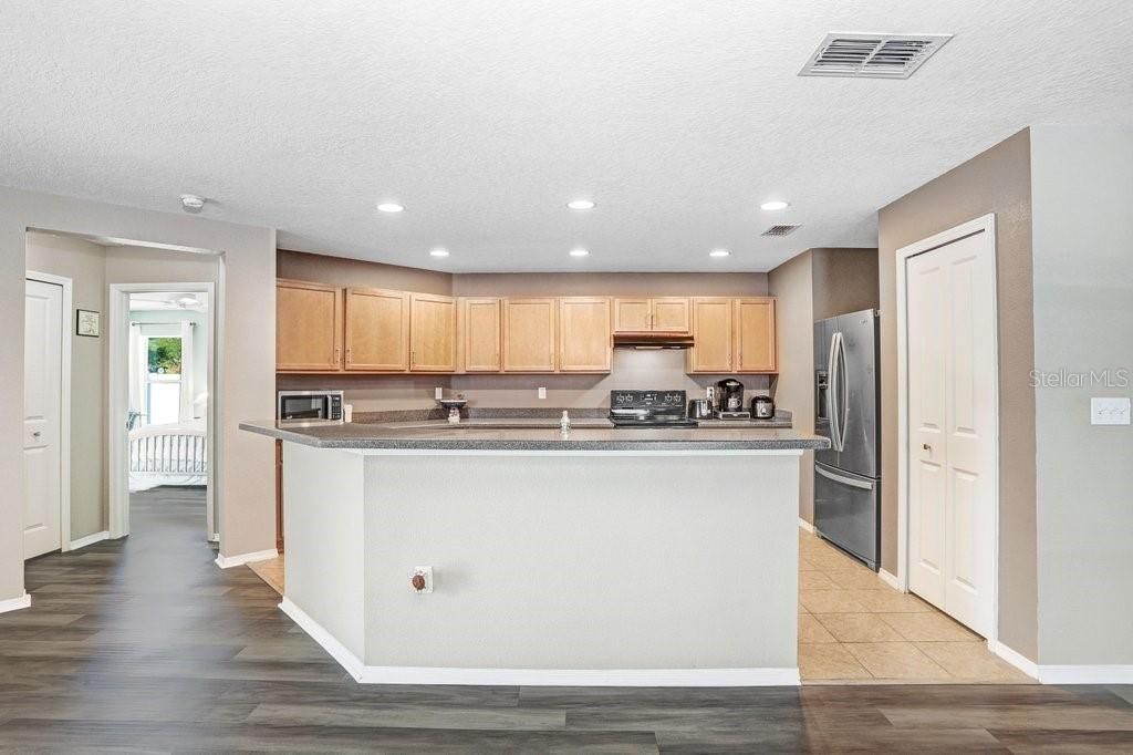 Image 11 of property listing at 7629 TANGLE RUSH DRIVE, Gibsonton, FL 33534