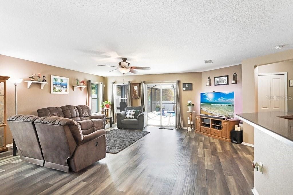 Image 7 of property listing at 7629 TANGLE RUSH DRIVE, Gibsonton, FL 33534