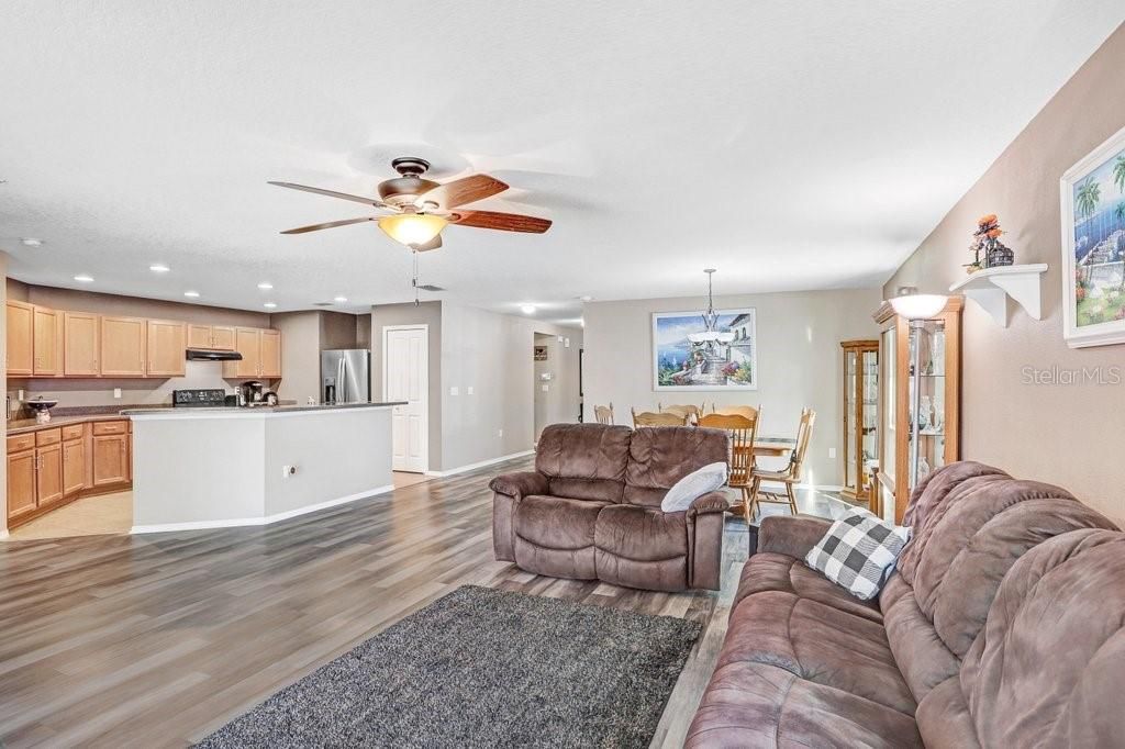 Image 9 of property listing at 7629 TANGLE RUSH DRIVE, Gibsonton, FL 33534