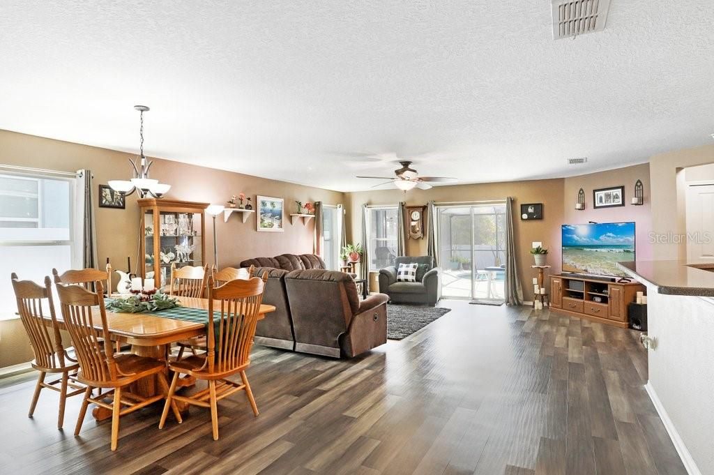 Image 10 of property listing at 7629 TANGLE RUSH DRIVE, Gibsonton, FL 33534