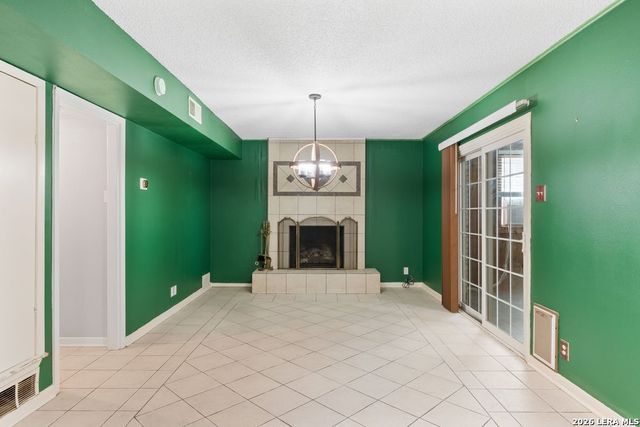 4906 El Gusto, San Antonio, TX 78233