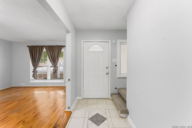 4906 El Gusto, San Antonio, TX 78233