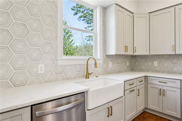 482 Majestic Oaks Place, Smyrna, GA 30082