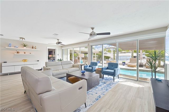 4322 Harbour LN, North Fort Myers, FL 33903