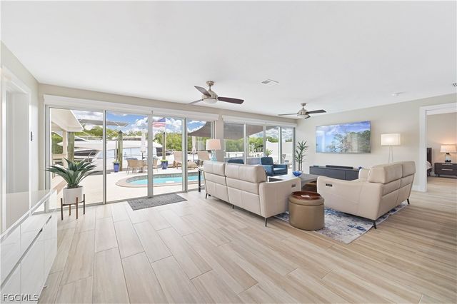 4322 Harbour LN, North Fort Myers, FL 33903