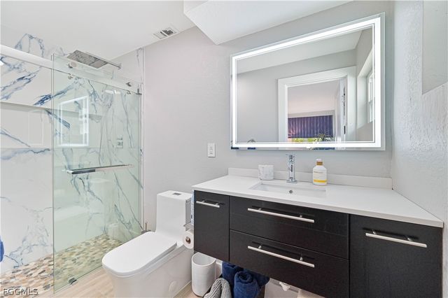 4322 Harbour LN, North Fort Myers, FL 33903