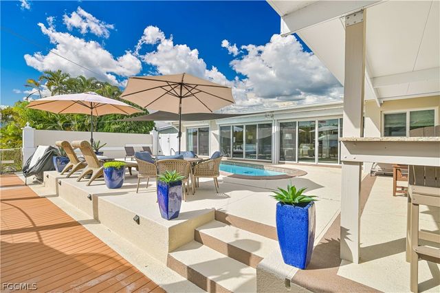 4322 Harbour LN, North Fort Myers, FL 33903