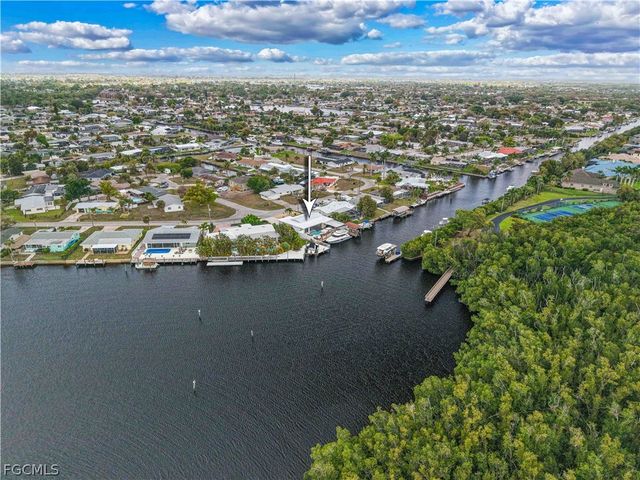 4322 Harbour LN, North Fort Myers, FL 33903