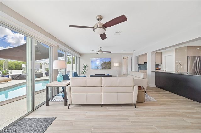 4322 Harbour LN, North Fort Myers, FL 33903