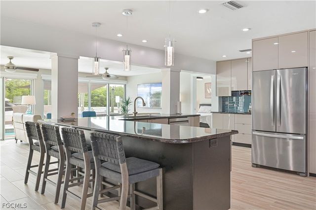 4322 Harbour LN, North Fort Myers, FL 33903