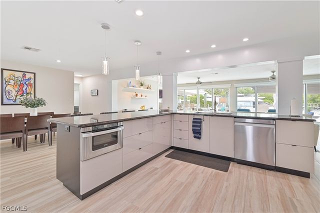 4322 Harbour LN, North Fort Myers, FL 33903