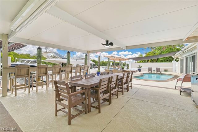 4322 Harbour LN, North Fort Myers, FL 33903