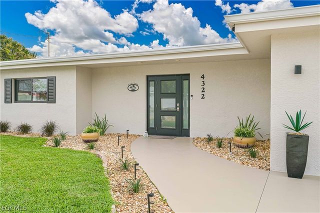 4322 Harbour LN, North Fort Myers, FL 33903