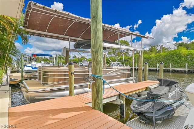 4322 Harbour LN, North Fort Myers, FL 33903