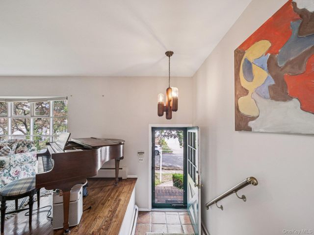 563 Hook Street, North Woodmere, NY 11581
