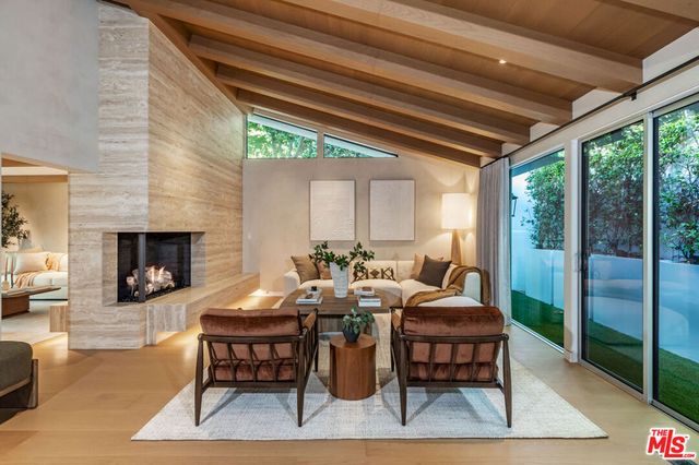 365 Norcroft Avenue, Los Angeles, CA 90024