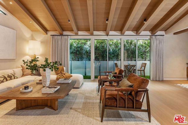 365 Norcroft Avenue, Los Angeles, CA 90024