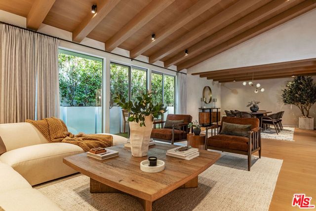 365 Norcroft Avenue, Los Angeles, CA 90024