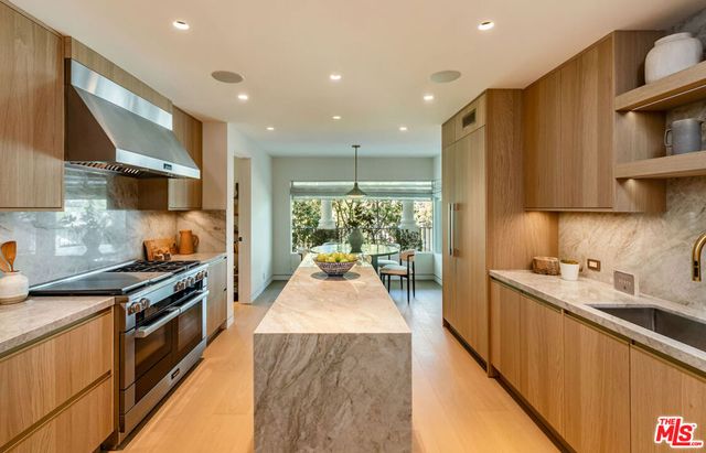 365 Norcroft Avenue, Los Angeles, CA 90024