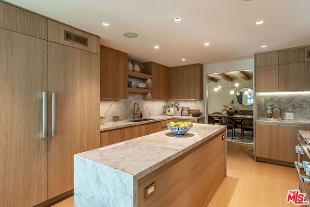 365 Norcroft Avenue, Los Angeles, CA 90024