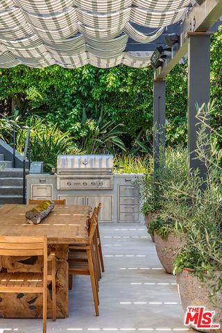 365 Norcroft Avenue, Los Angeles, CA 90024