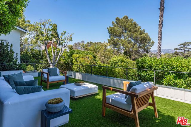 365 Norcroft Avenue, Los Angeles, CA 90024