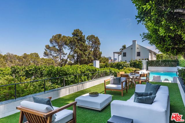 365 Norcroft Avenue, Los Angeles, CA 90024