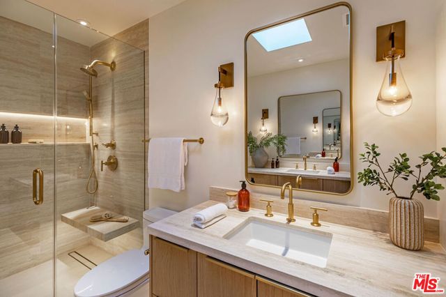 365 Norcroft Avenue, Los Angeles, CA 90024