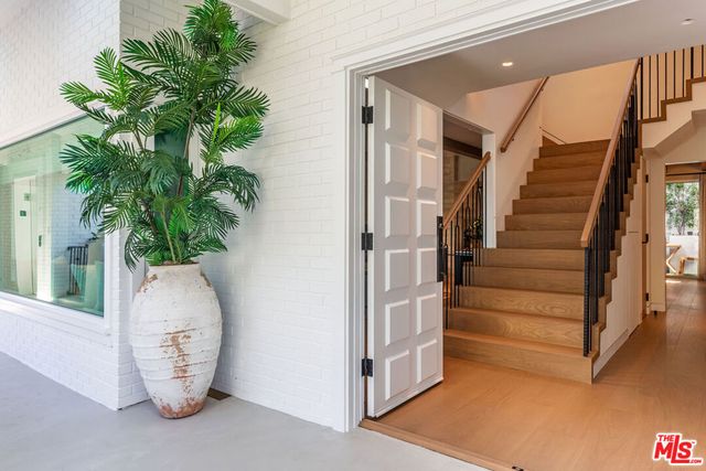 365 Norcroft Avenue, Los Angeles, CA 90024