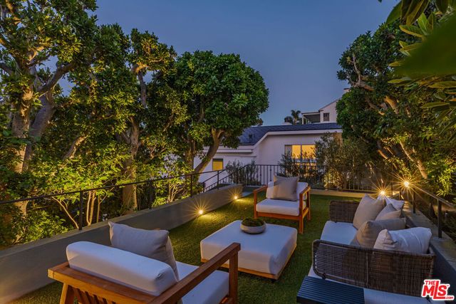 365 Norcroft Avenue, Los Angeles, CA 90024