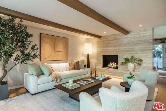 365 Norcroft Avenue, Los Angeles, CA 90024