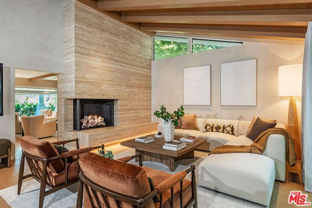 365 Norcroft Avenue, Los Angeles, CA 90024