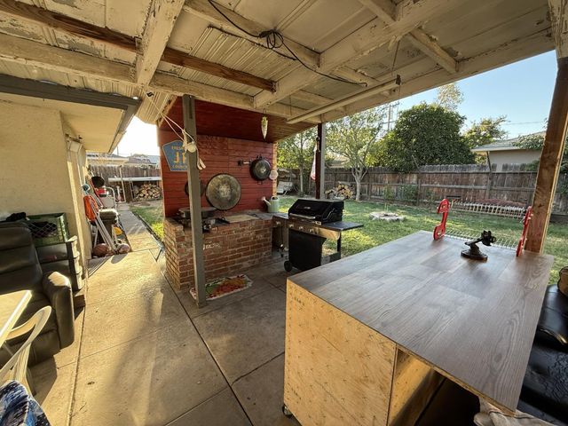 3653 N Hulbert Avenue, Fresno, CA 93705