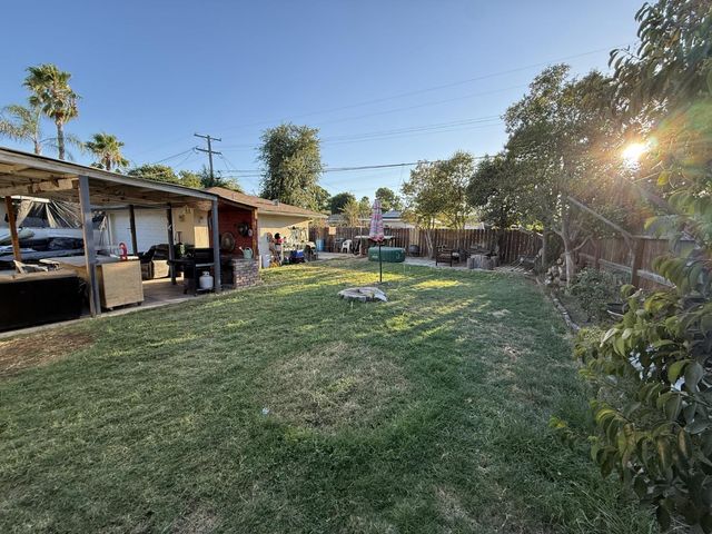 3653 N Hulbert Avenue, Fresno, CA 93705