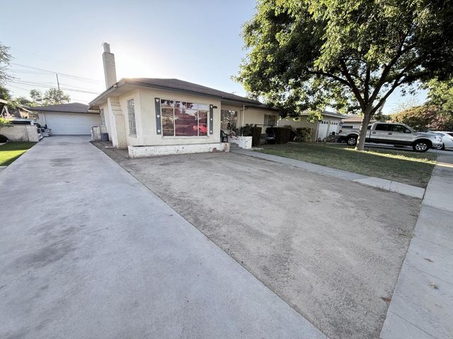 3653 N Hulbert Avenue, Fresno, CA 93705