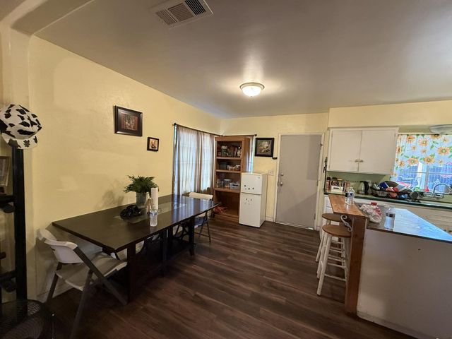 3653 N Hulbert Avenue, Fresno, CA 93705