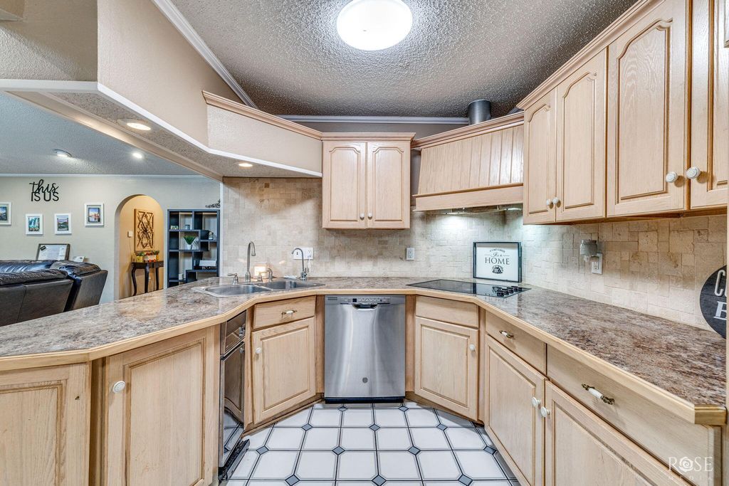 Image 10 of property listing at 3929 Millbrook Drive, San Angelo, TX 76904