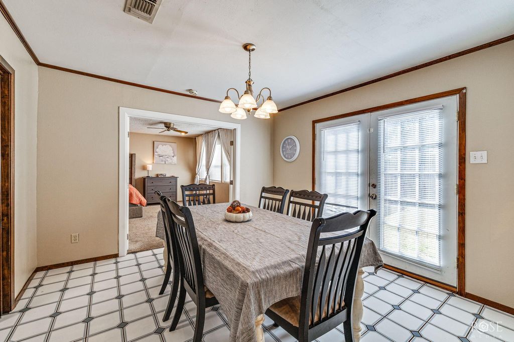Image 15 of property listing at 3929 Millbrook Drive, San Angelo, TX 76904