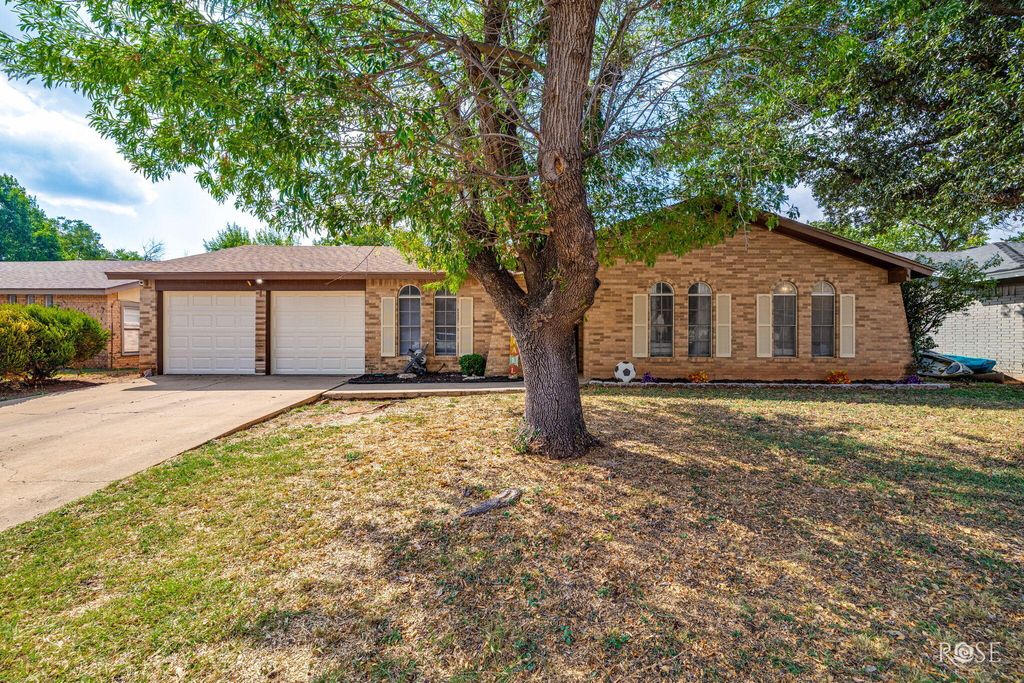 Image 2 of property listing at 3929 Millbrook Drive, San Angelo, TX 76904