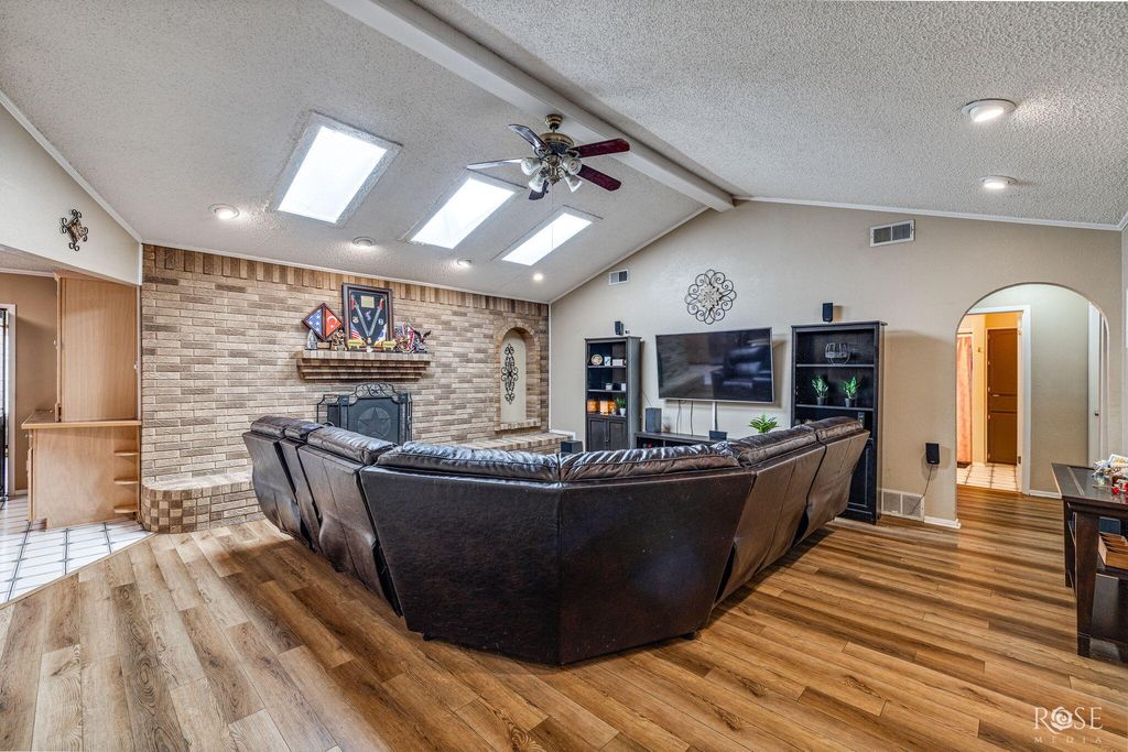 Image 7 of property listing at 3929 Millbrook Drive, San Angelo, TX 76904