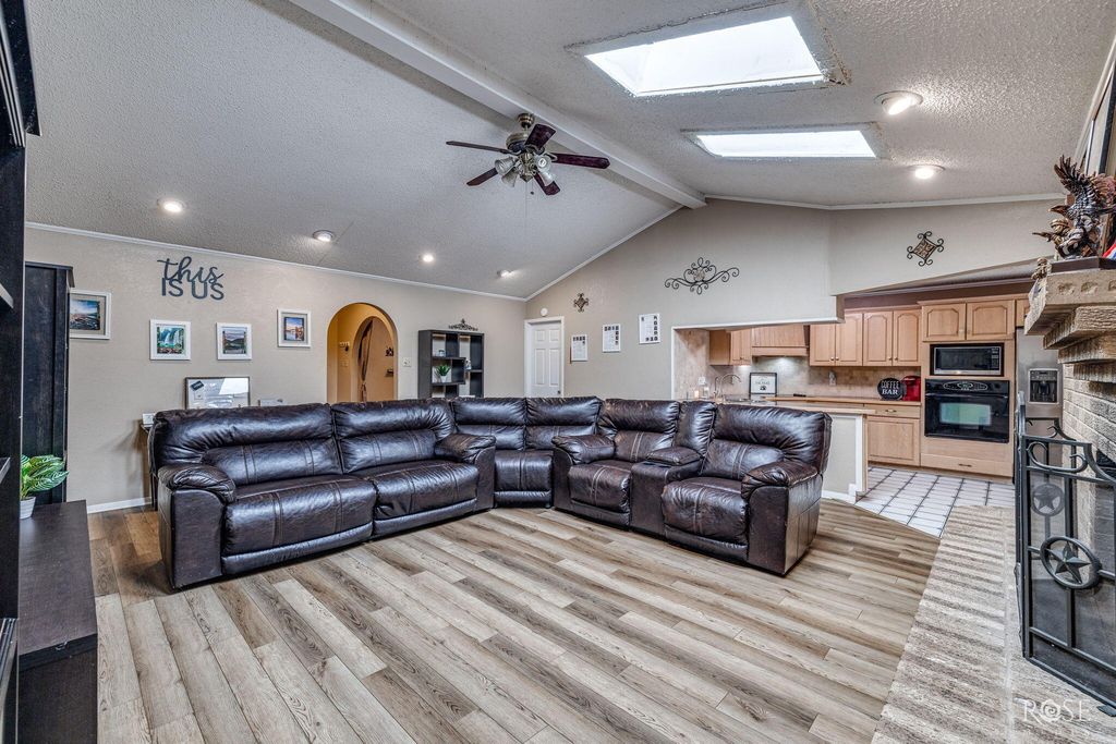 Image 9 of property listing at 3929 Millbrook Drive, San Angelo, TX 76904