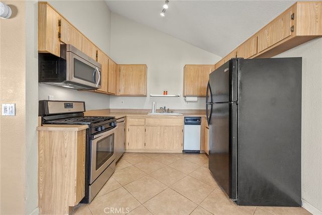 409 Utica D36, Huntington Beach, CA 92648