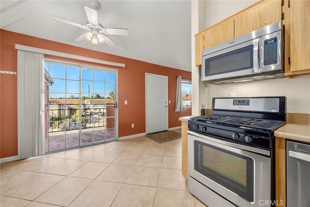 409 Utica D36, Huntington Beach, CA 92648