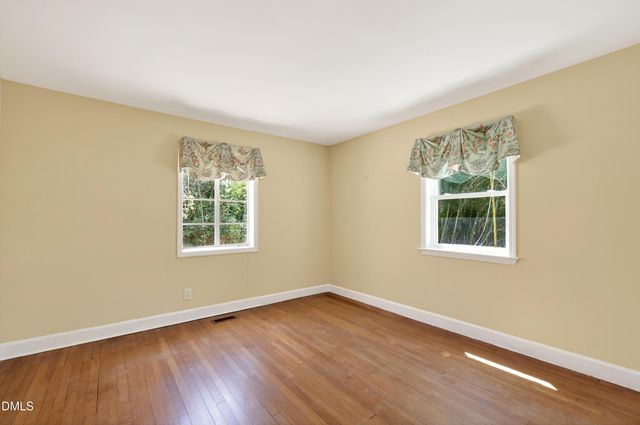 821 Lake Boone Trail, Raleigh, NC 27607