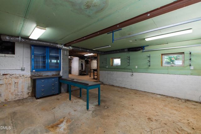 821 Lake Boone Trail, Raleigh, NC 27607