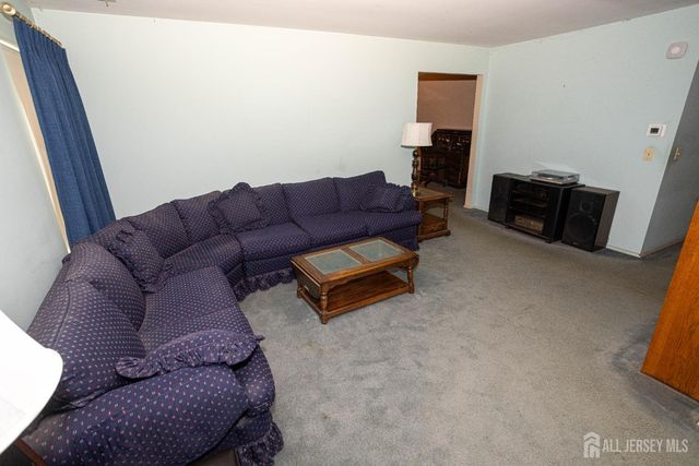 15 Hearthstone Drive, Edison, NJ 08820