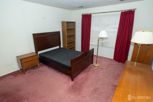 15 Hearthstone Drive, Edison, NJ 08820